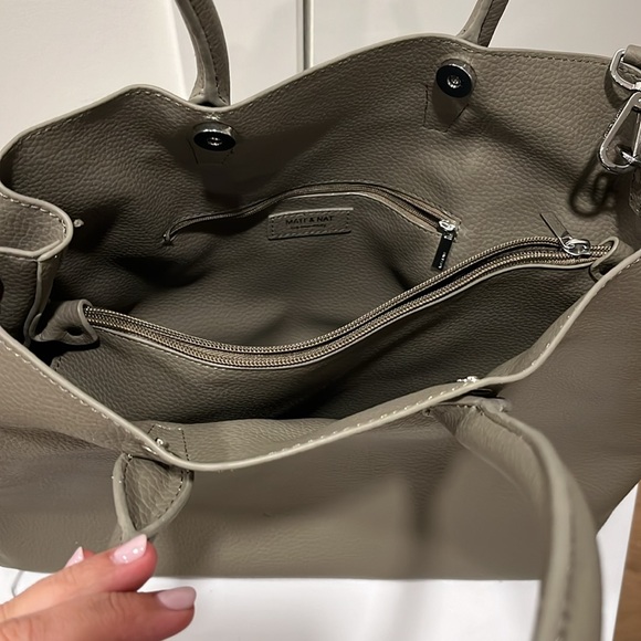 Matt and Nat Krista Satchel - Picture 3 of 8